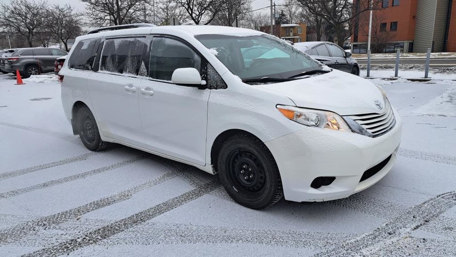 2017 Toyota Sienna 5DR SE 8-PASS-1