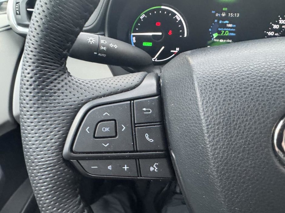 Toyota Sienna LE HYBRID 8-PASSENGER AWD 2023-21