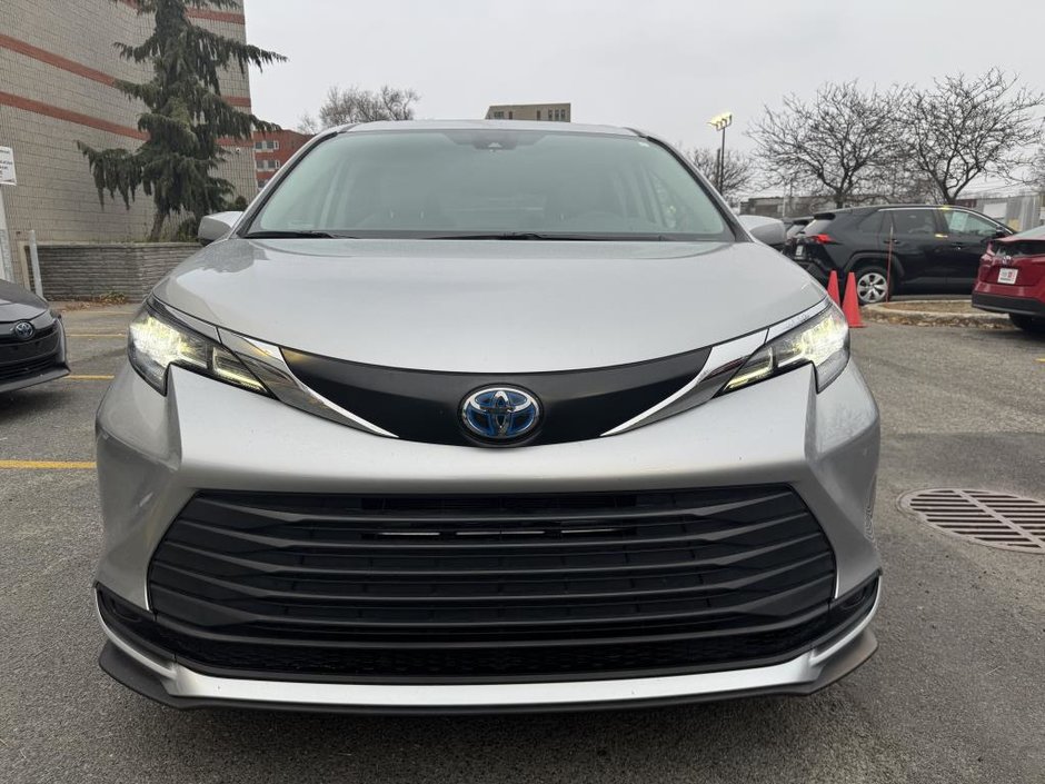 Toyota Sienna LE HYBRID 8-PASSENGER AWD 2023-5