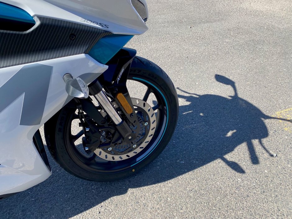 2022 CFMOTO 300SS | #{stock} | Maniac Moto in Montmagny