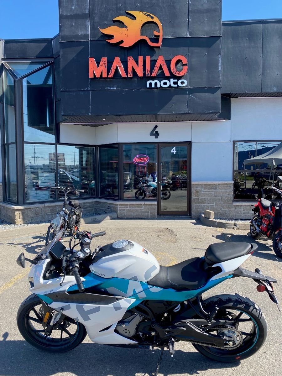 2022 CFMOTO 300SS | #{stock} | Maniac Moto in Montmagny
