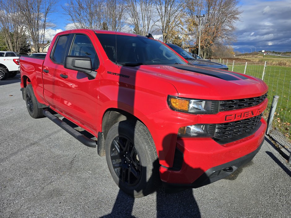 2022  Silverado 1500 LTD Custom 4x4 6 Passagers DEMARREUR in St-Jean-Sur-Richelieu, Quebec