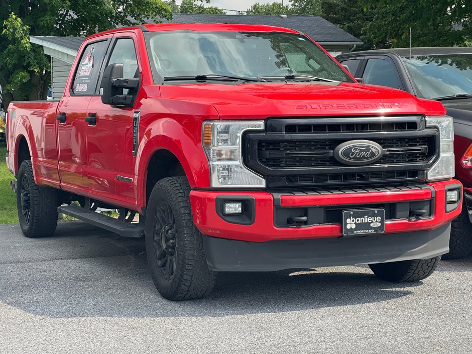 2022 Ford Super Duty F-250 SRW XLT SPORT 4X4 BOITE DE 8 PIEDS in St-Jean-Sur-Richelieu, Quebec