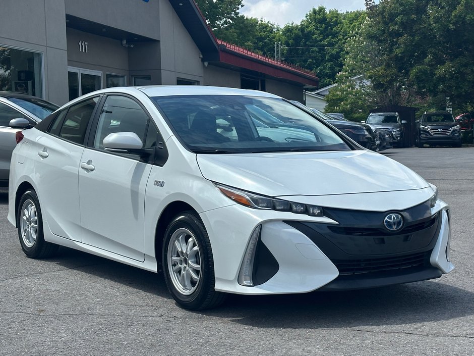 2022 Toyota PRIUS PRIME SEULEMENT 056963 KM in St-Jean-Sur-Richelieu, Quebec