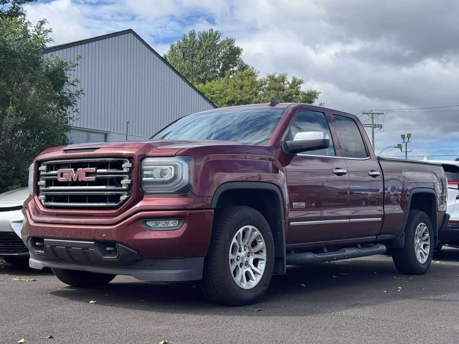 2016 GMC Sierra 1500 SLE Cabine Club v8 5.3L in Quebec, Quebec