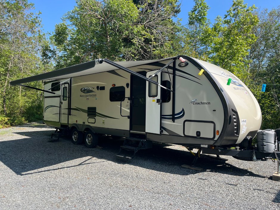 2016  TRAILER in Grand-Sault and Edmunston, New Brunswick