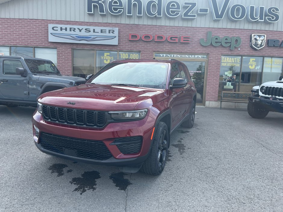 2024  Grand Cherokee ALTITUDE in Grand-Sault and Edmunston, New Brunswick