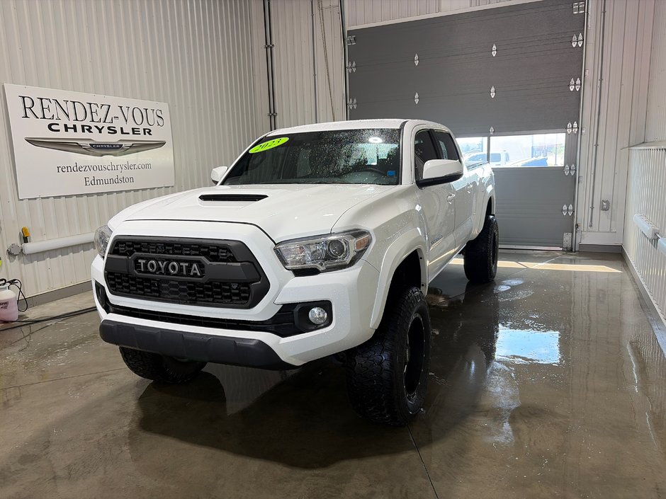Toyota TACOMA DBL CAB SR5/TRD  2023 à Grand-Sault et Edmunston, Nouveau-Brunswick