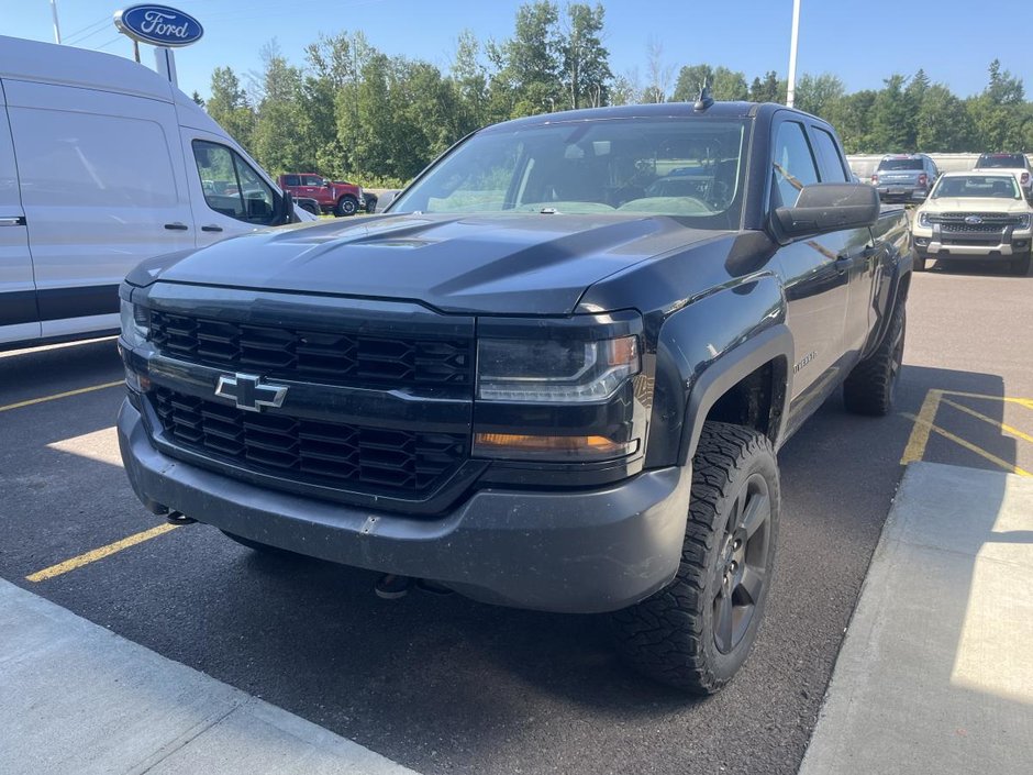 Chevrolet Silverado 1500 Camion de travail cabine double 143,5 po 4RM 2016 à New Richmond, Québec