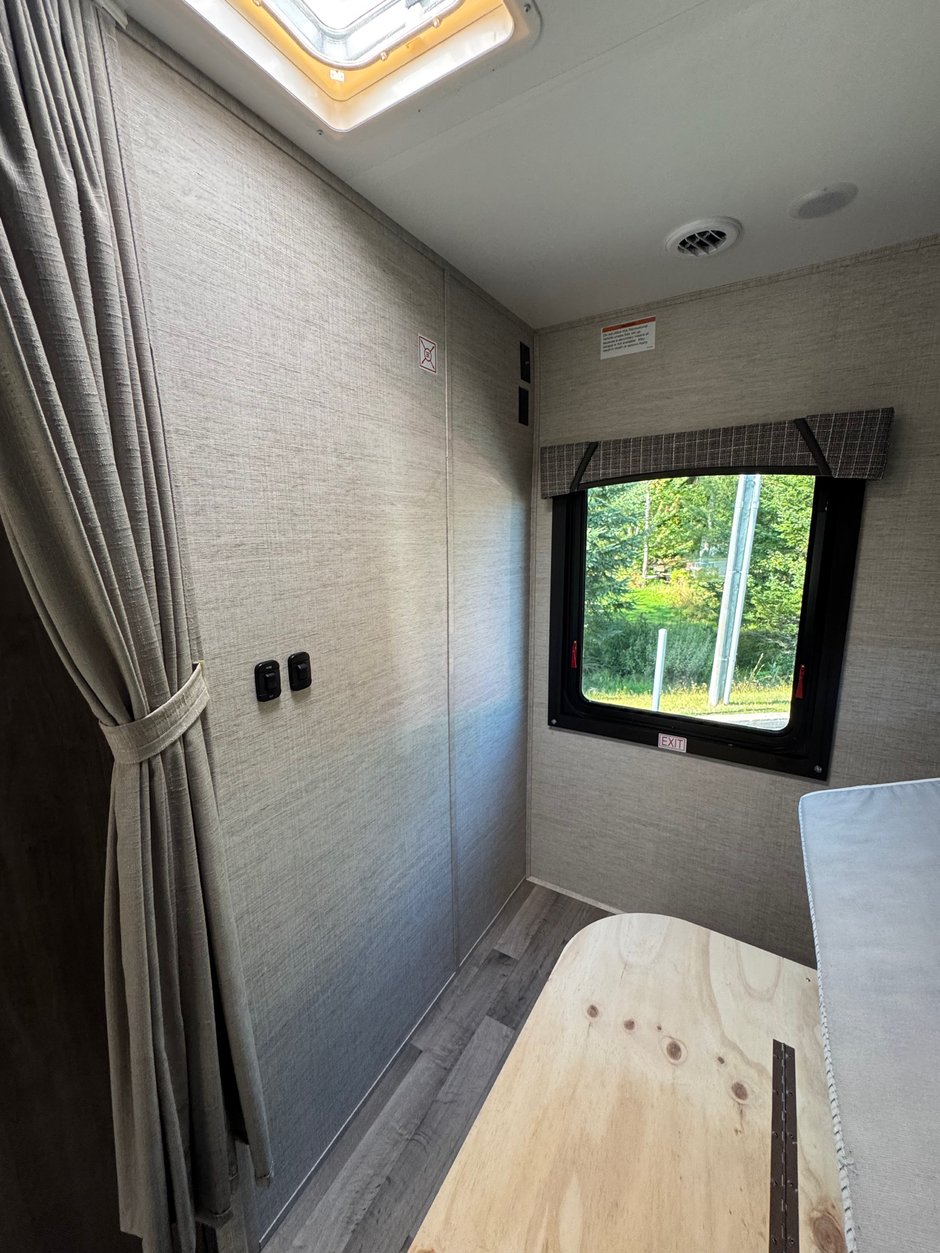 Chevrolet Express Commercial Cutaway CLASSE C JAYCO REDHAWK SE 22C 2022-31