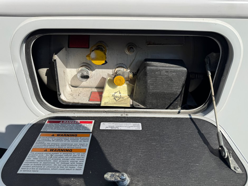 Chevrolet Express Commercial Cutaway CLASSE C JAYCO REDHAWK SE 22C 2022-19