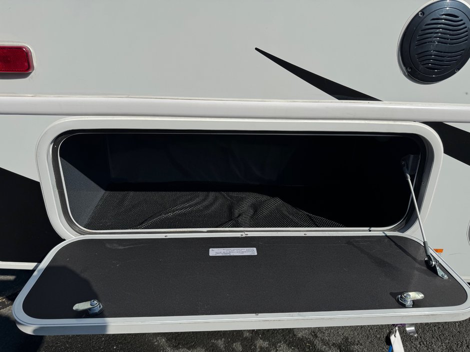 Chevrolet Express Commercial Cutaway CLASSE C JAYCO REDHAWK SE 22C 2022-17