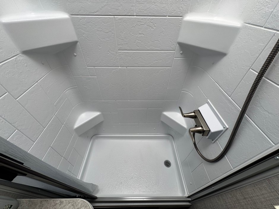 Chevrolet Express Commercial Cutaway CLASSE C JAYCO REDHAWK SE 22C 2022-34