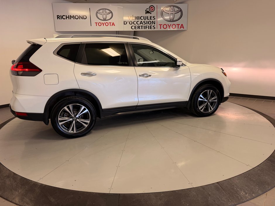 Nissan Rogue SV *BAS KILOMÉTRAGE + TRÈS BEAU VÉHICULE** 2019-10