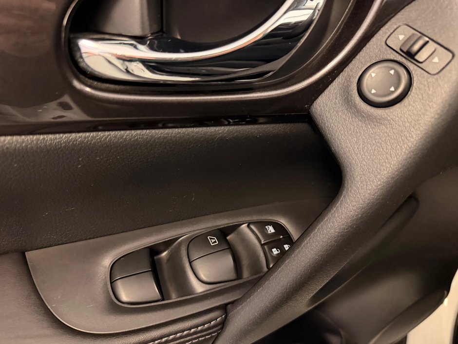Nissan Rogue SV *BAS KILOMÉTRAGE + TRÈS BEAU VÉHICULE** 2019-34