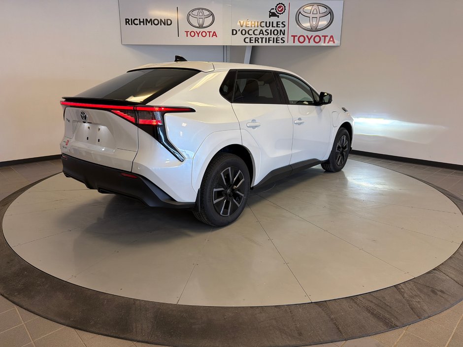 2026 Toyota bZ XLE FWD *DÉMONSTRATEUR*-8