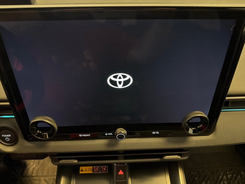 2026 Toyota bZ XLE FWD *DÉMONSTRATEUR*-19