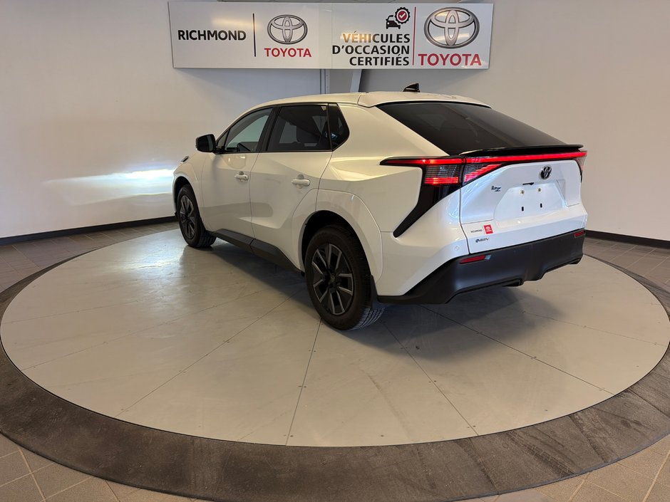 2026 Toyota bZ XLE FWD *DÉMONSTRATEUR*-5