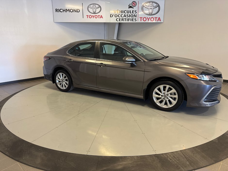 2023 Toyota Camry Hybrid LE *TRÈS BEAU VÉHICULE*-10