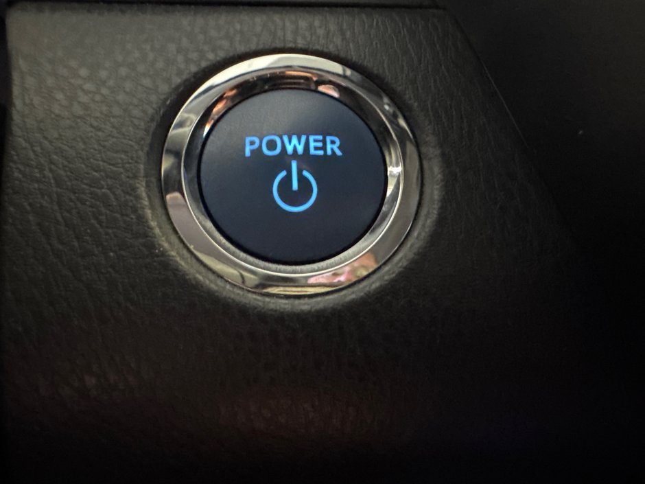 2023 Toyota Camry Hybrid LE *TRÈS BEAU VÉHICULE*-27