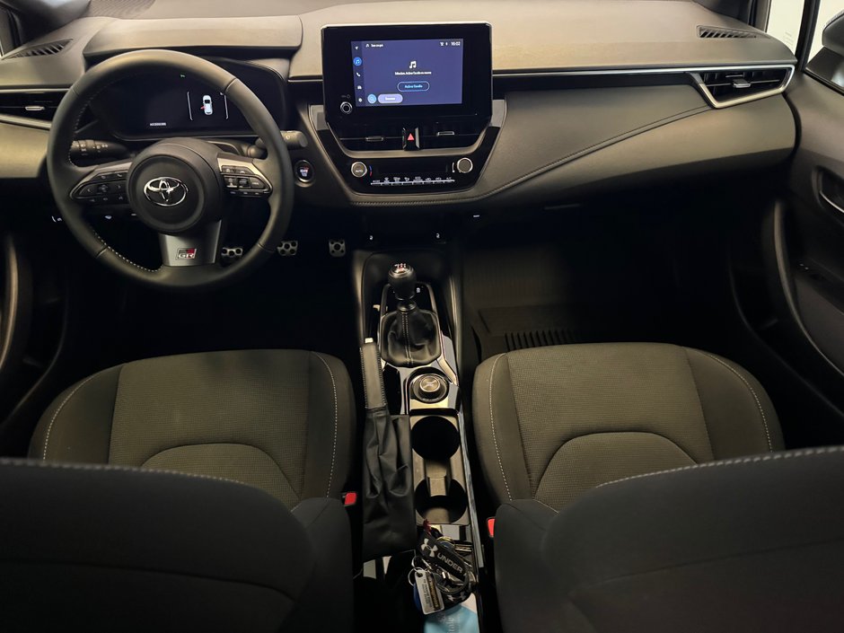 Toyota GR Corolla STANDARD PACKAGE 2024-13