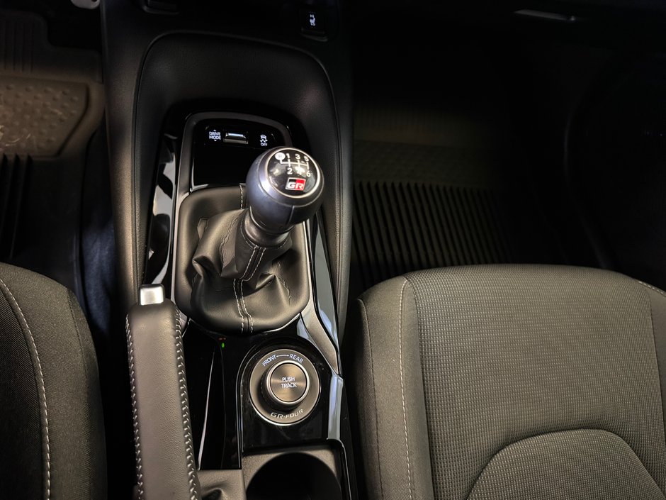 Toyota GR Corolla STANDARD PACKAGE 2024-24