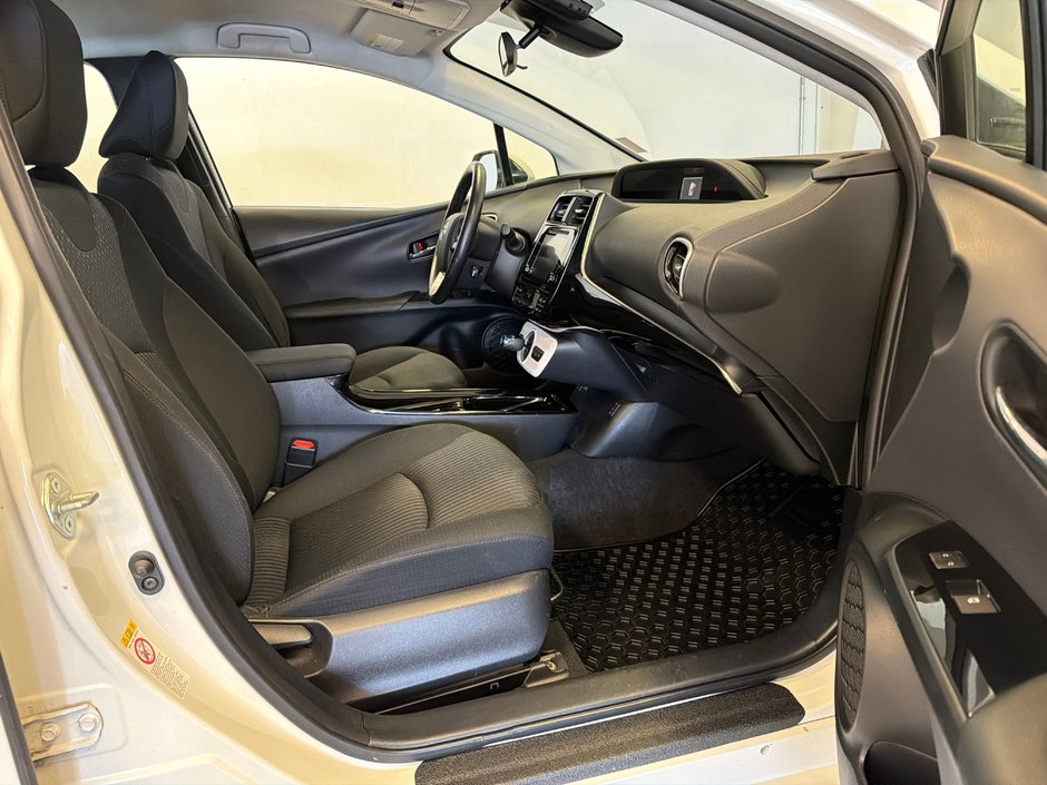 2017 Toyota Prius Prime-17
