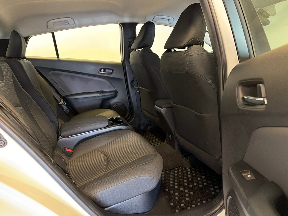 2017 Toyota Prius Prime-16