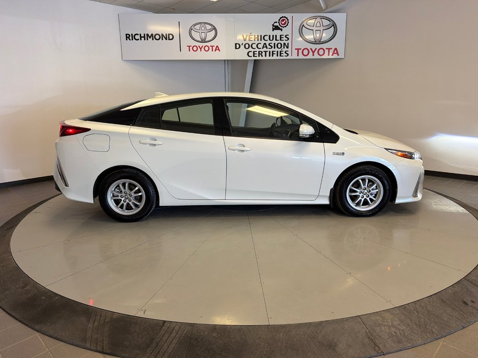2017 Toyota Prius Prime-10