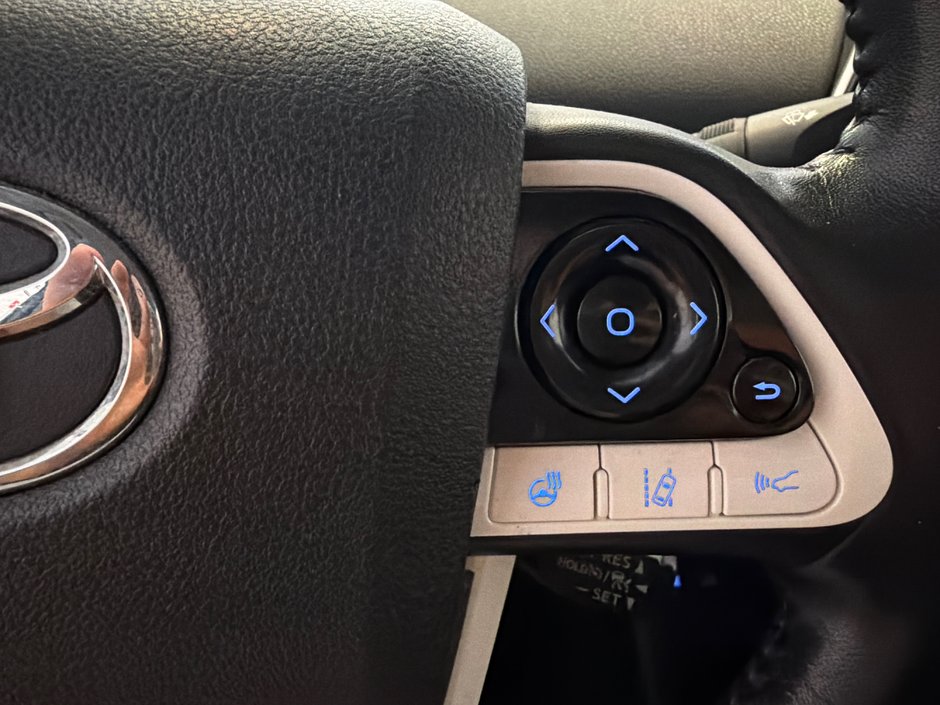 2017 Toyota Prius Prime-25