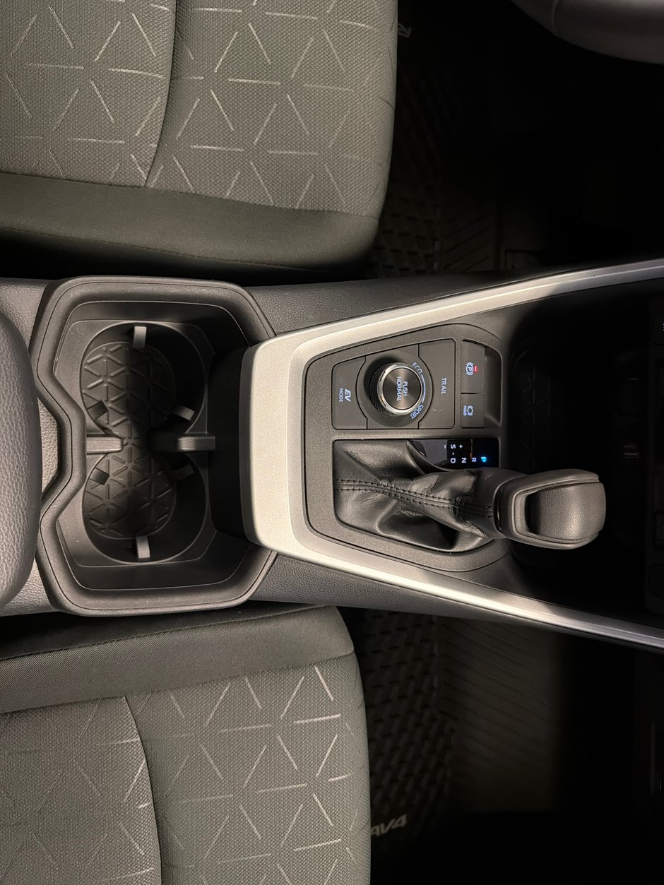 2023 Toyota RAV4 Hybrid XLE-21