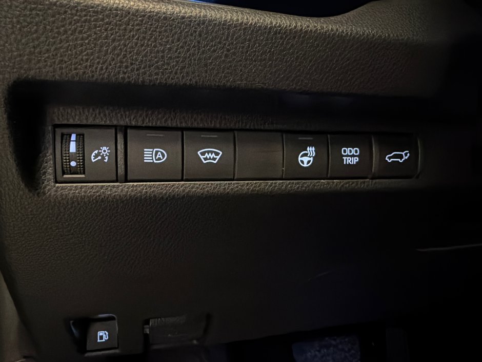 Toyota RAV4 Plug-in Hybrid XSE AWD 2023-32