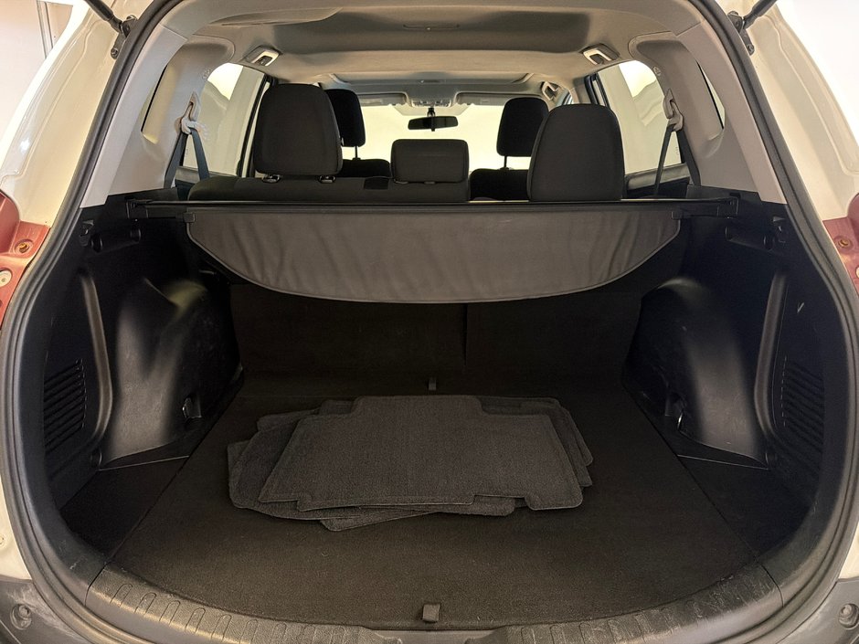 2014 Toyota RAV4 XLE-19