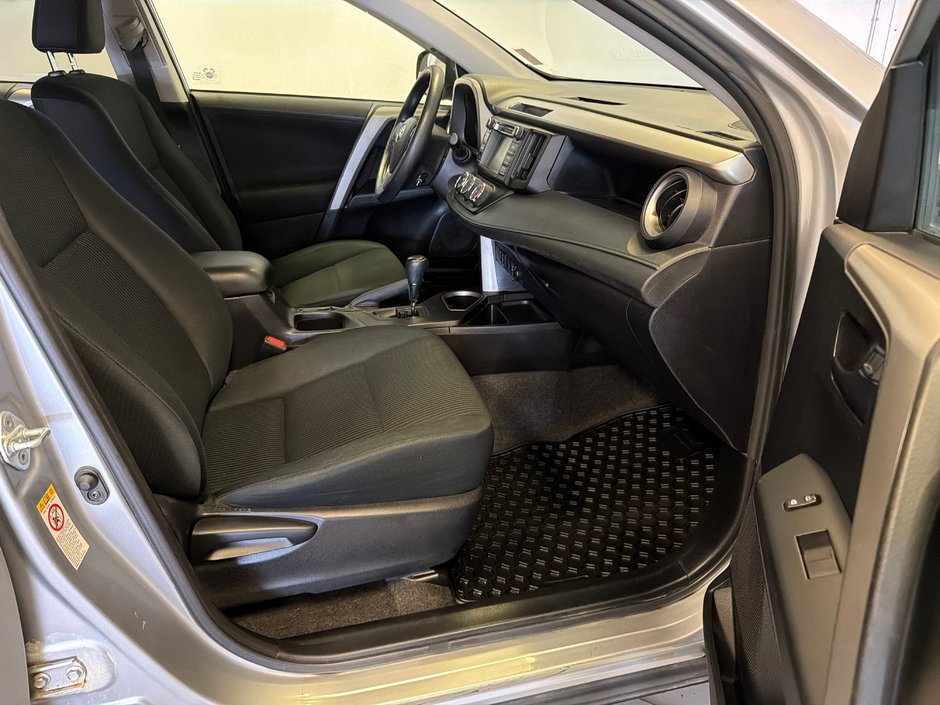 2017 Toyota RAV4 LE-18