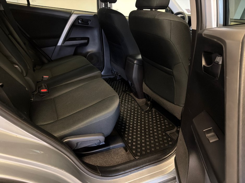 2017 Toyota RAV4 LE-17