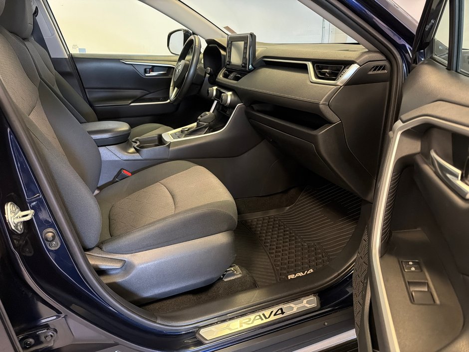 2019 Toyota RAV4 Hybrid XLE-20