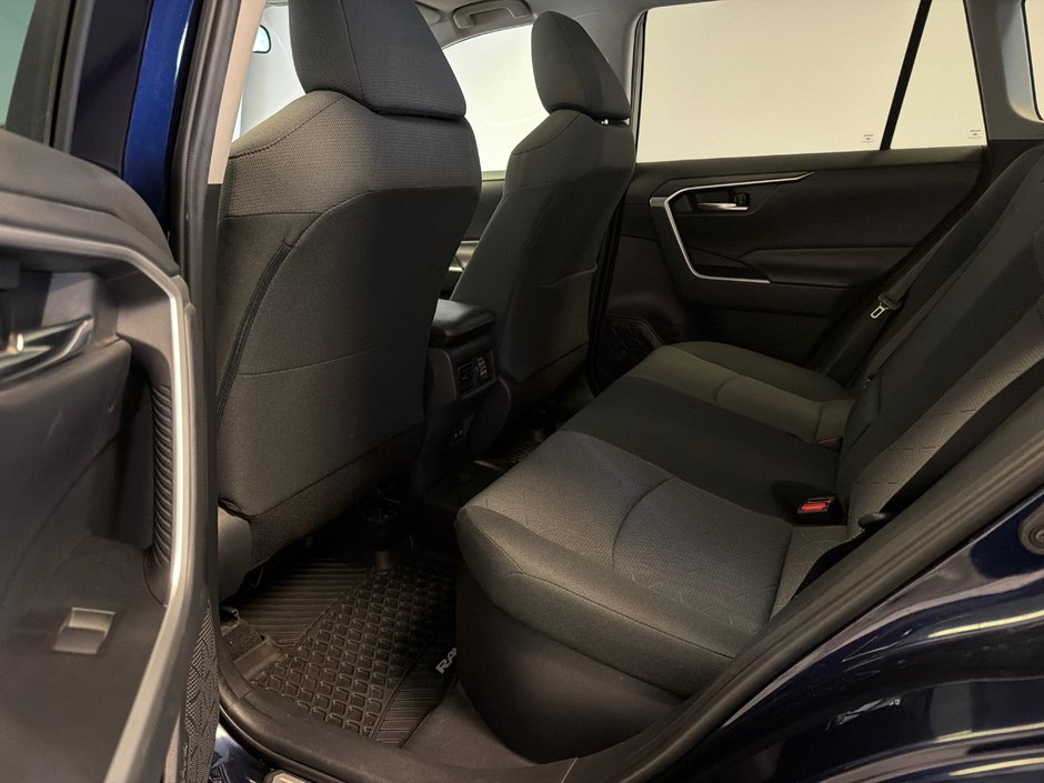 2019 Toyota RAV4 Hybrid XLE-16