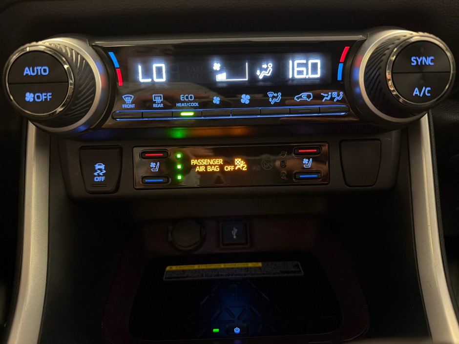 Toyota RAV4 Limited AWD *TRÈS BEAU VÉHICULE* 2020-26