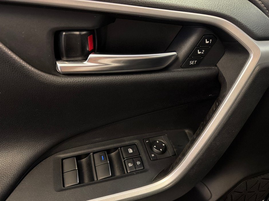 Toyota RAV4 Limited AWD *TRÈS BEAU VÉHICULE* 2020-31