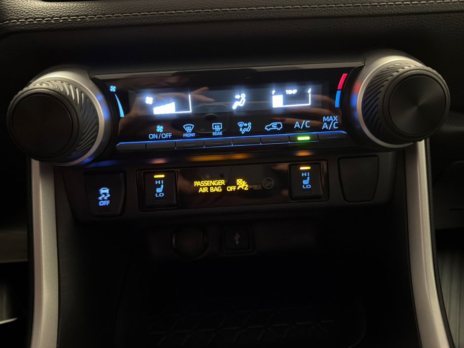 Toyota RAV4 LE AWD *TRÈS BEAU VÉHICULE* 2020-24