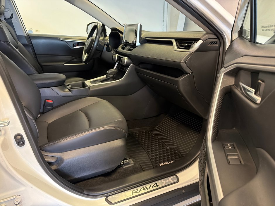 2021 Toyota RAV4 XLE AWD *TRÈS BEAU VÉHICULE*-18