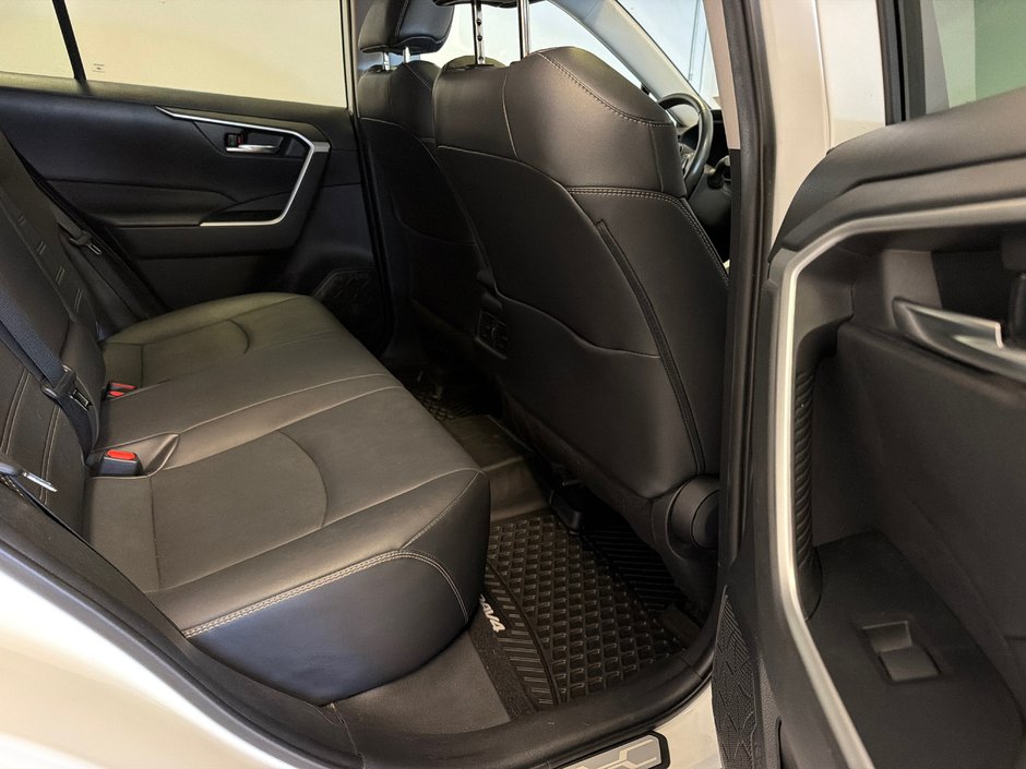 2021 Toyota RAV4 XLE AWD *TRÈS BEAU VÉHICULE*-17