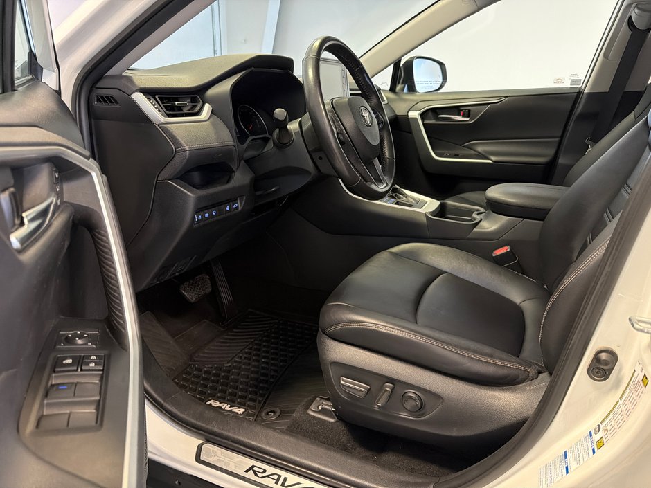 2021 Toyota RAV4 XLE AWD *TRÈS BEAU VÉHICULE*-14
