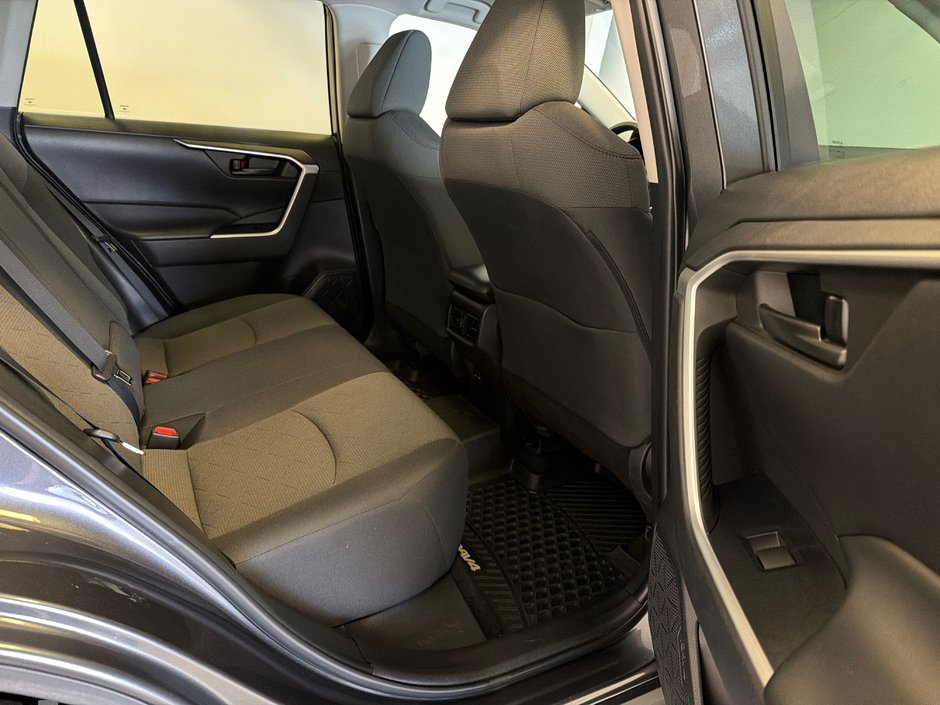 Toyota RAV4 LE AWD *TRÈS BEAU VÉHICULE* 2022-21