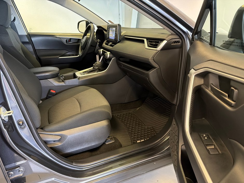 Toyota RAV4 LE AWD *TRÈS BEAU VÉHICULE* 2022-22