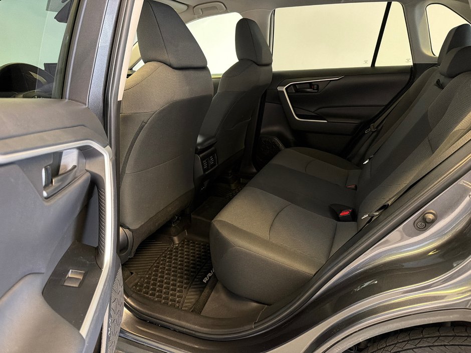 Toyota RAV4 LE AWD *TRÈS BEAU VÉHICULE* 2022-19
