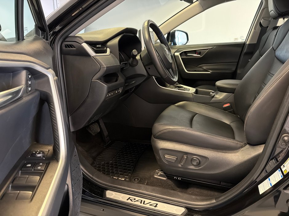 2022 Toyota RAV4 XLE PREMIUM-15
