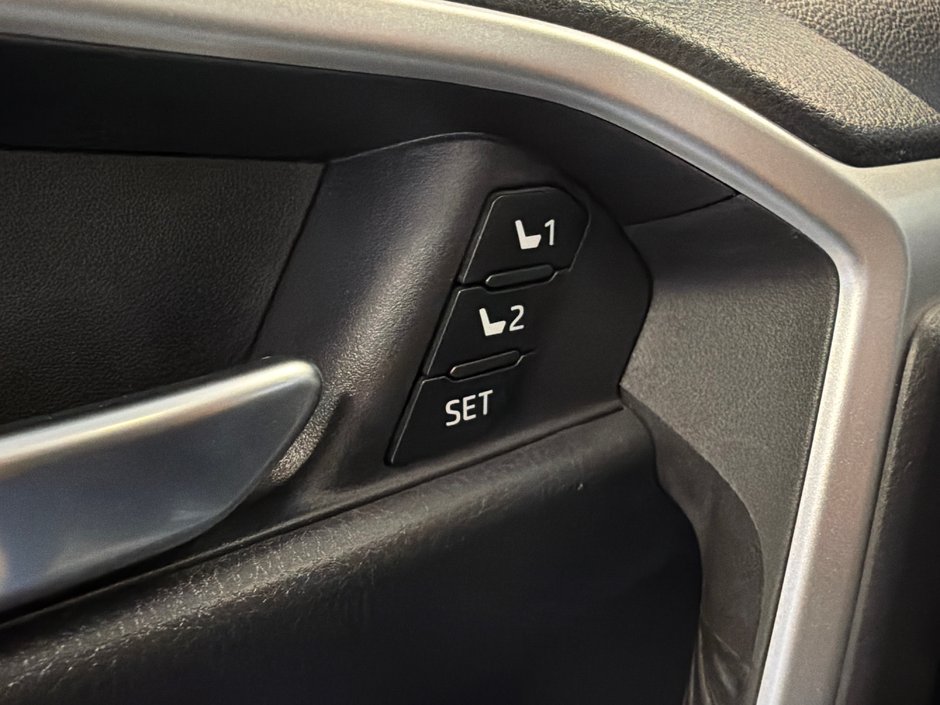 2022 Toyota RAV4 XLE PREMIUM-37