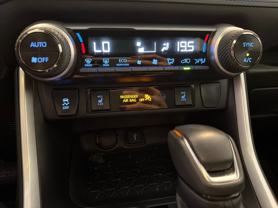 2022 Toyota RAV4 Hybrid SE *BAS KILOMÉTRAGE + TRÈS BEAU VÉHICULE*-28