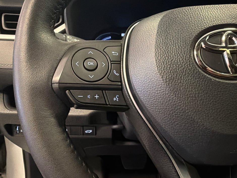 2023 Toyota RAV4 Hybrid XLE-29